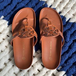 TORY BURCH LOGO SANDALS